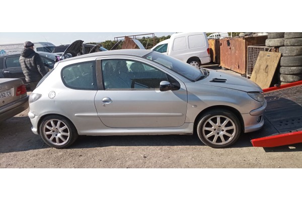 peugeot 206 berlina del año 1998
