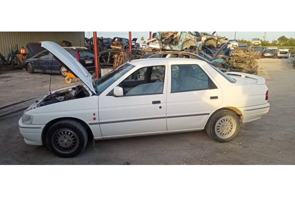 ford escort berlina del año 1990