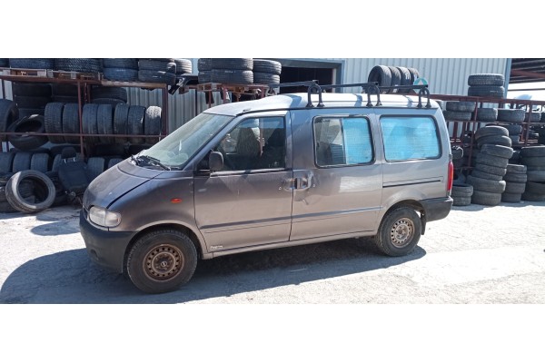 nissan serena (c23m) del año 2001