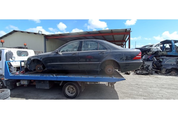 mercedes-benz clase s (w220) berlina del año 1999