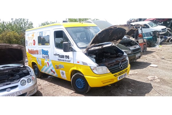 mercedes-benz sprinter 02.00  caja cerrada del año 1999