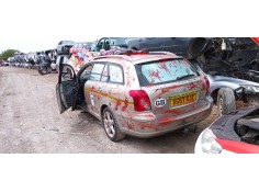 toyota avensis wagon (t25) del año 2003