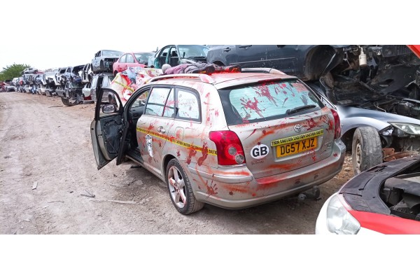 toyota avensis wagon (t25) del año 2003