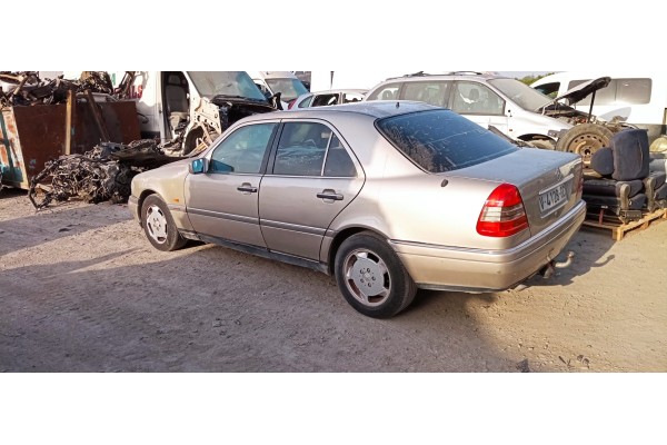 mercedes-benz clase c (w202) berlina del año 1997