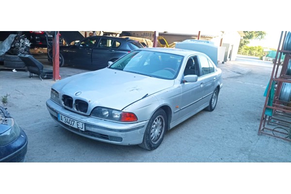 bmw serie 5 berlina (e39) del año 2001