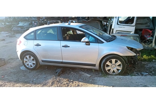 citroen c4 berlina del año 2006