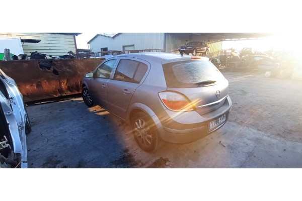 opel astra h berlina del año 2007