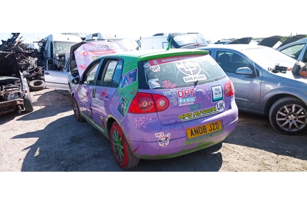 volkswagen golf v berlina (1k1) del año 2003