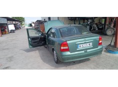 opel astra g berlina del año 2002