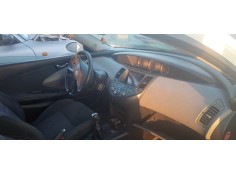 nissan primera berlina (p12) del año 2001