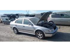 skoda octavia berlina (1u2) del año 1998