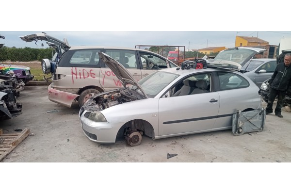 seat ibiza (6l1) del año 2002