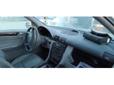 mercedes-benz clase c (w203) berlina del año 2004