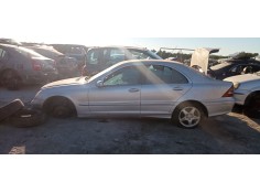 mercedes-benz clase c (w203) berlina del año 2003