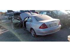 mercedes-benz clase c (w203) berlina del año 2003