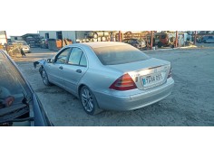 mercedes-benz clase c (w203) berlina del año 2004