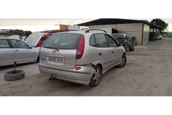 nissan almera tino (v10m) del año 2000