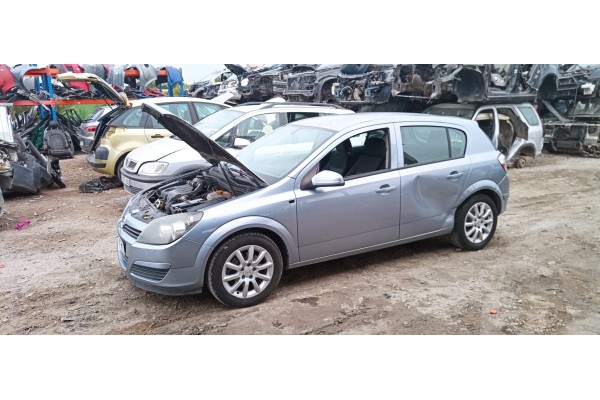 opel astra h berlina del año 2004