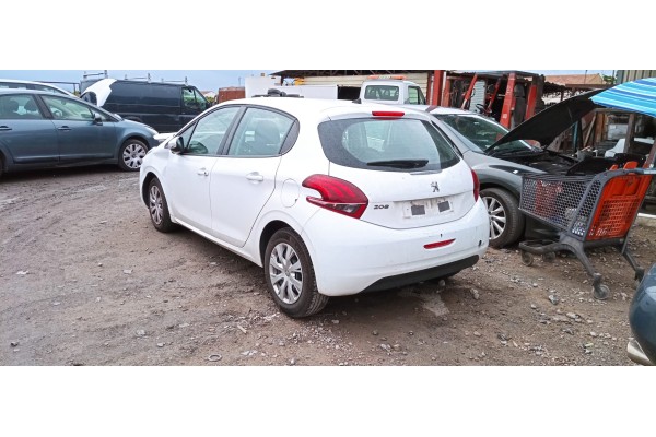 peugeot 208 del año 2015