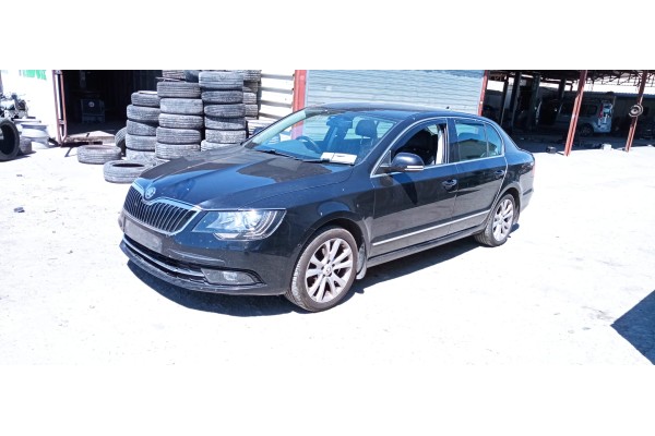 skoda superb combi (3t5) del año 2014