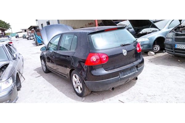 volkswagen golf v berlina (1k1) del año 2007