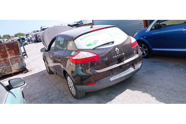 renault megane iii berlina 5 p del año 2012