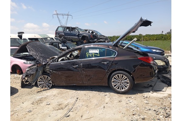 opel insignia berlina del año 2011