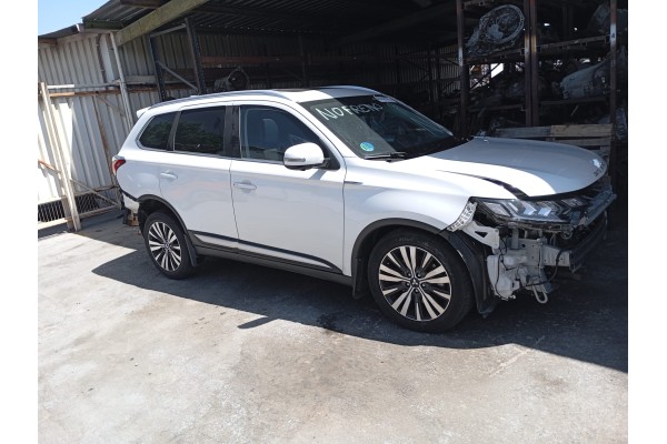 mitsubishi outlander (gf0) del año 2020