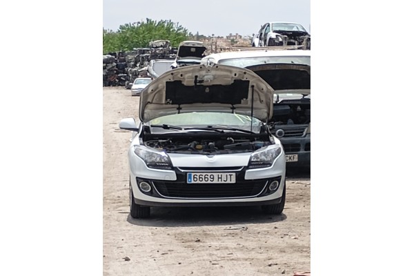 renault megane iii berlina 5 p del año 2012