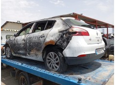 renault megane iii berlina 5 p del año 2012