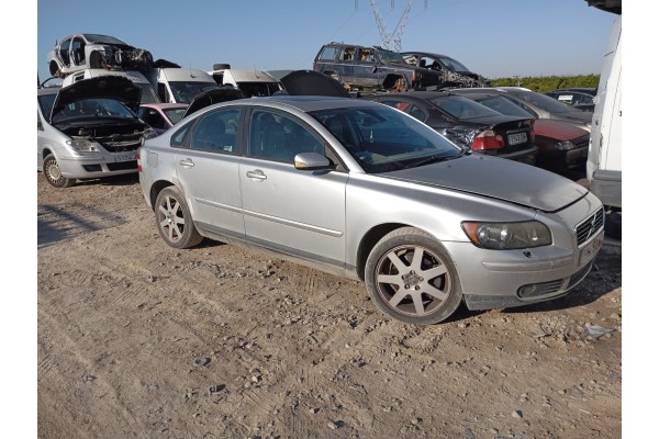 volvo s40 berlina del año 2005