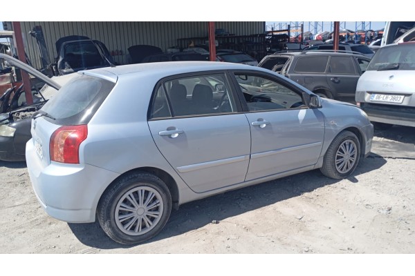 toyota corolla (e12) del año 2005