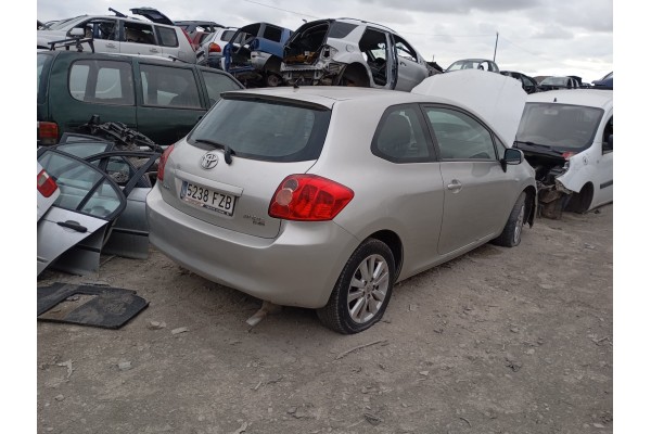 toyota auris del año 2009