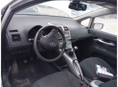 toyota auris del año 2009