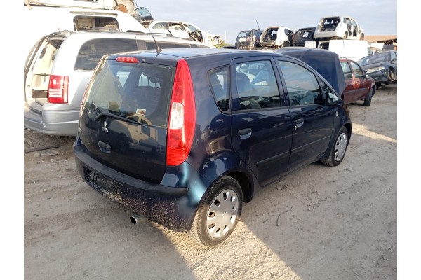 mitsubishi colt berlina 5 (z30a) del año 2006