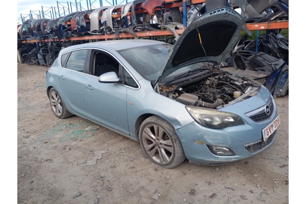opel astra j lim. del año 2011