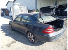 mercedes-benz clase c (w203) berlina del año 2004