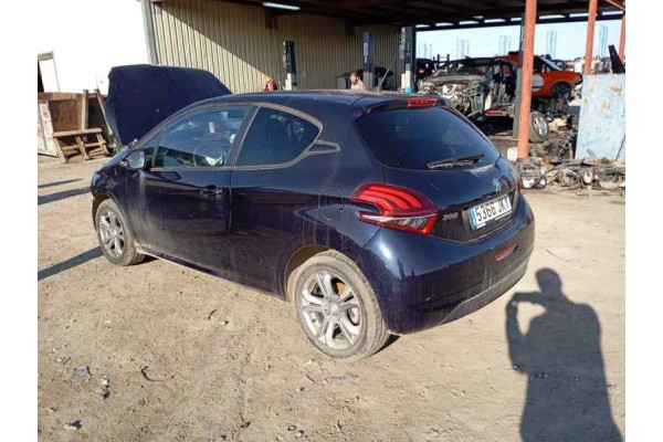 peugeot 208 del año 2015