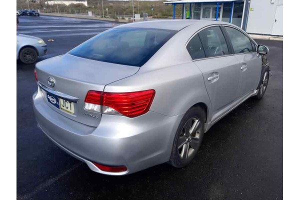toyota avensis (t27) del año 2014
