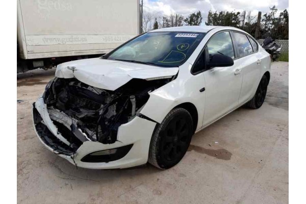 opel astra j lim. del año 2014