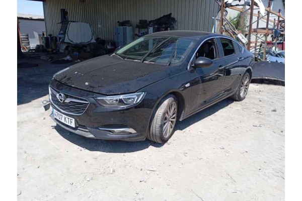 opel insignia berlina del año 2019
