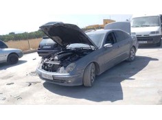 mercedes-benz clase e (w211) berlina del año 2004