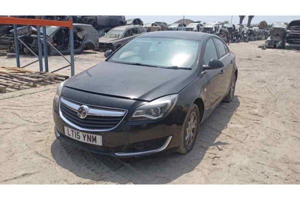 opel insignia berlina del año 2012