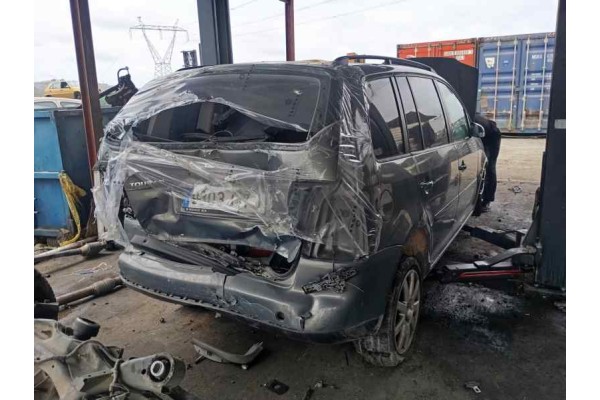 volkswagen touran (1t1) del año 2004