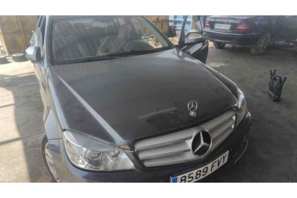 mercedes-benz clase c (w204) berlina del año 2007