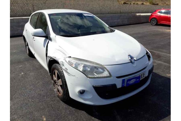 renault megane iii berlina 5 p del año 2013