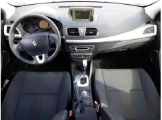 renault megane iii berlina 5 p del año 2013