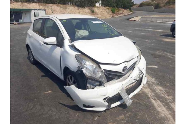 toyota yaris del año 2013