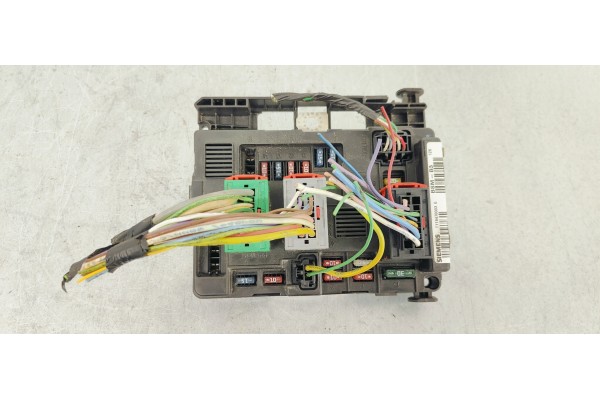 Recambio de caja reles / fusibles para citroen c3 1.4 referencia OEM IAM 9643498880  
