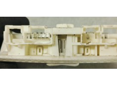 Recambio de luz interior para peugeot partner kombi 1.6 hdi 90 fap referencia OEM IAM 9680717080  